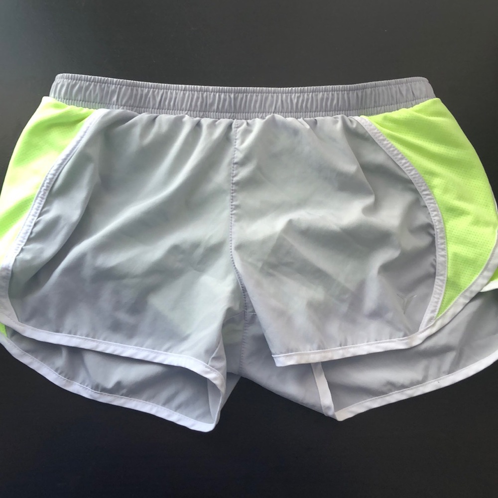 Running shorts!! 💛💚